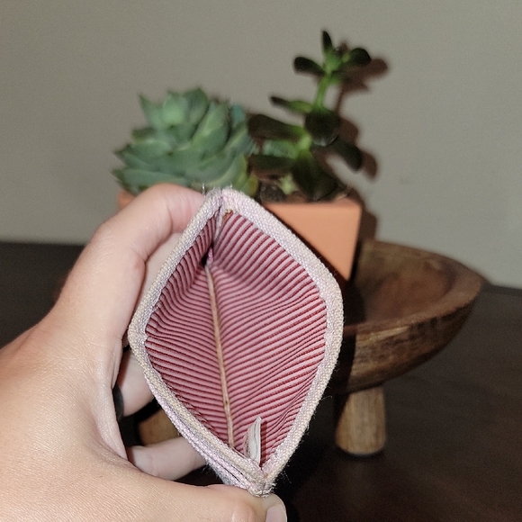 Herschel Baby Pink Card Holder - Picture 4 of 5